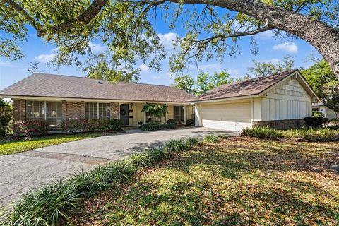 Photo of 10414 Reclinata Lane, Tampa, FL 33618 (MLS # TB8484704)