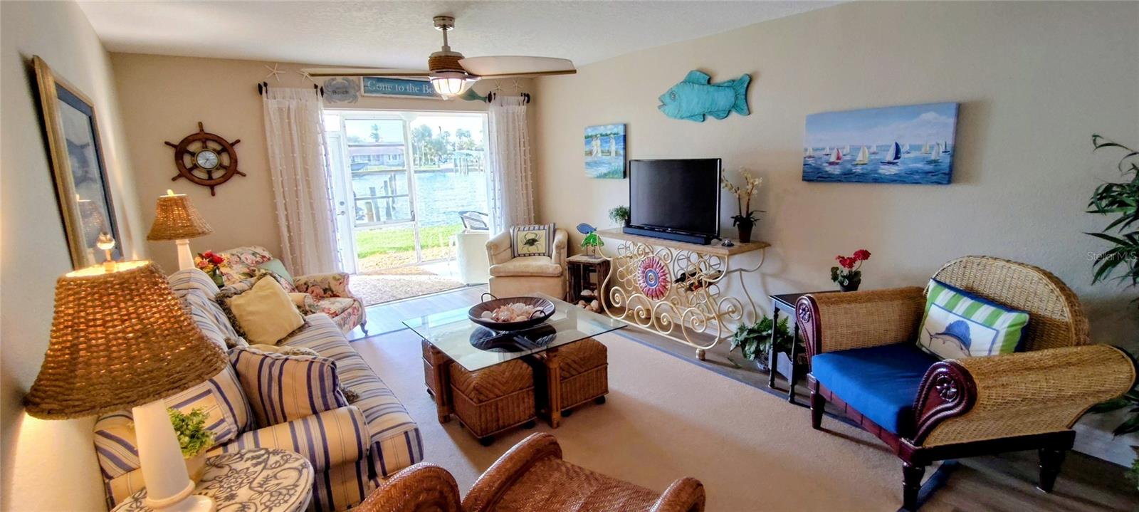 COLONNADES CONDO 11 - Residential