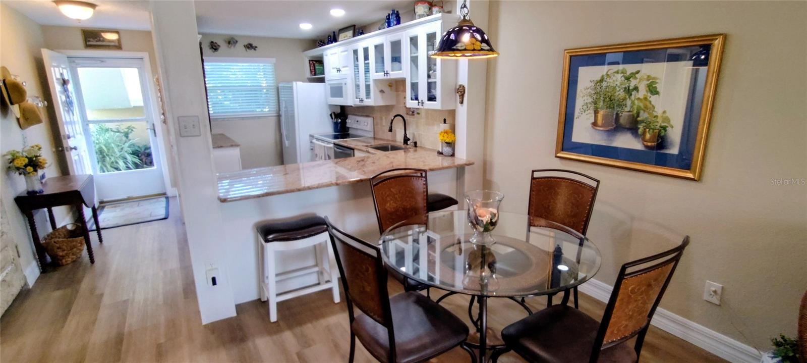COLONNADES CONDO 11 - Residential
