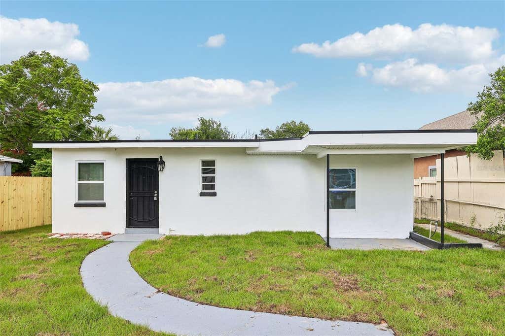 Photo of 918 Ferndell Road, Orlando, FL 32808 (MLS # O6417143)