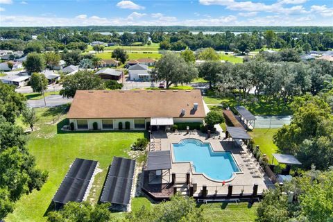 A home in LAKE WALES