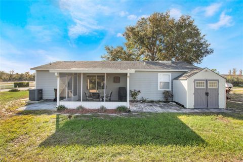 A home in LAKE WALES