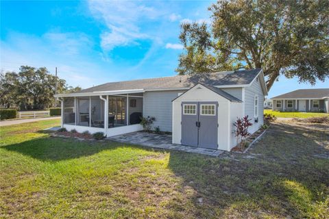 A home in LAKE WALES