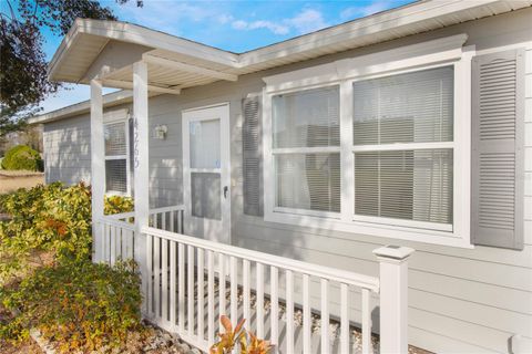 A home in LAKE WALES