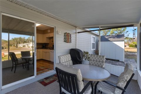 A home in LAKE WALES