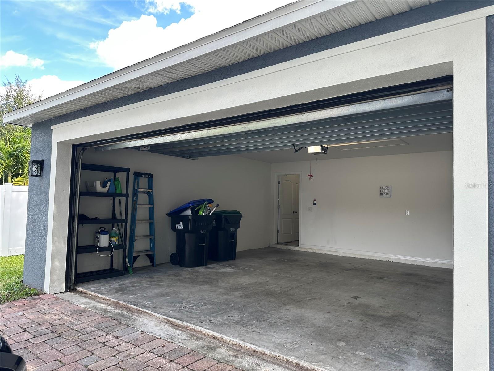 SIGNATURE LAKES PH 2 - Residential