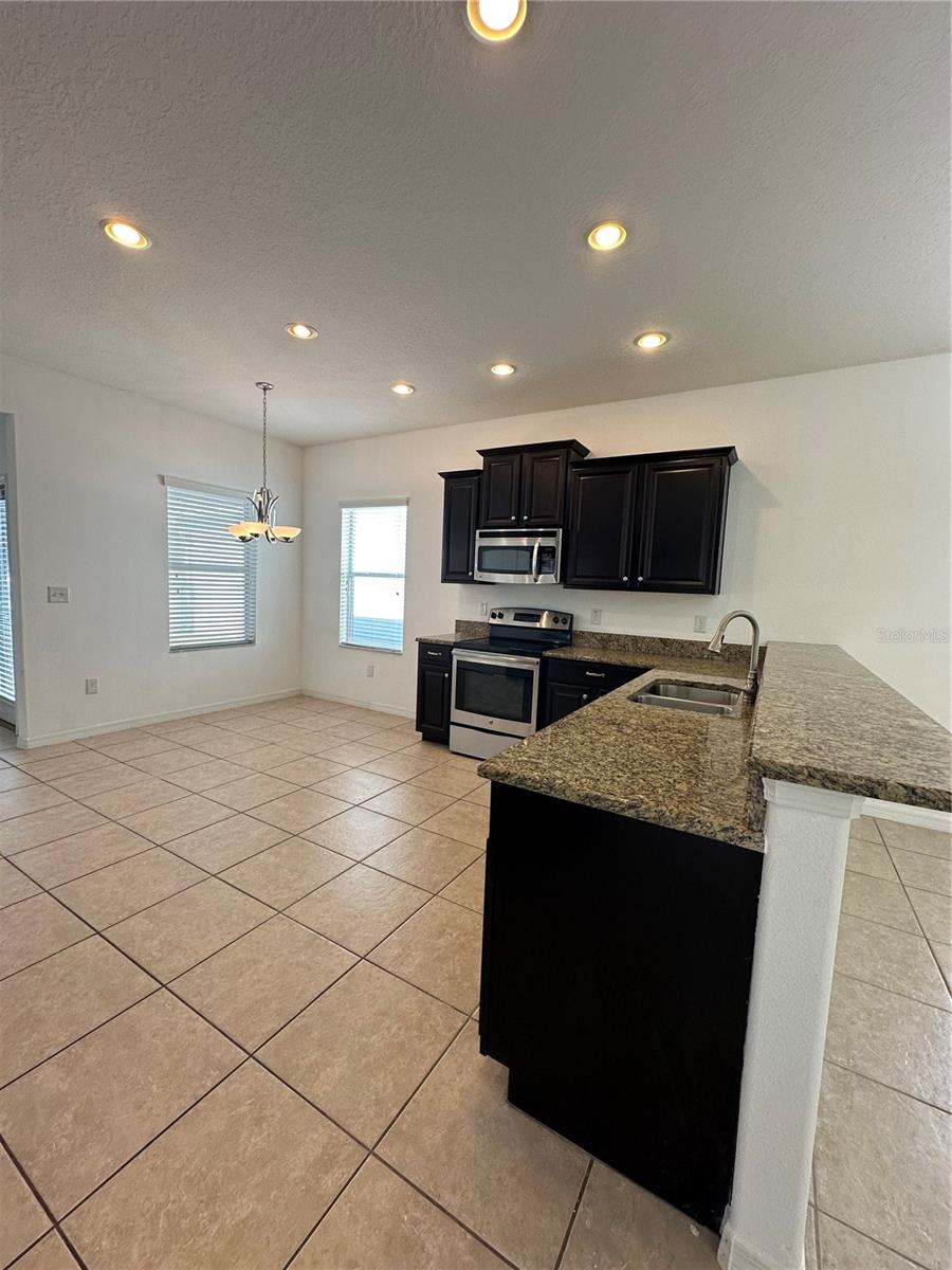 SIGNATURE LAKES PH 2 - Residential