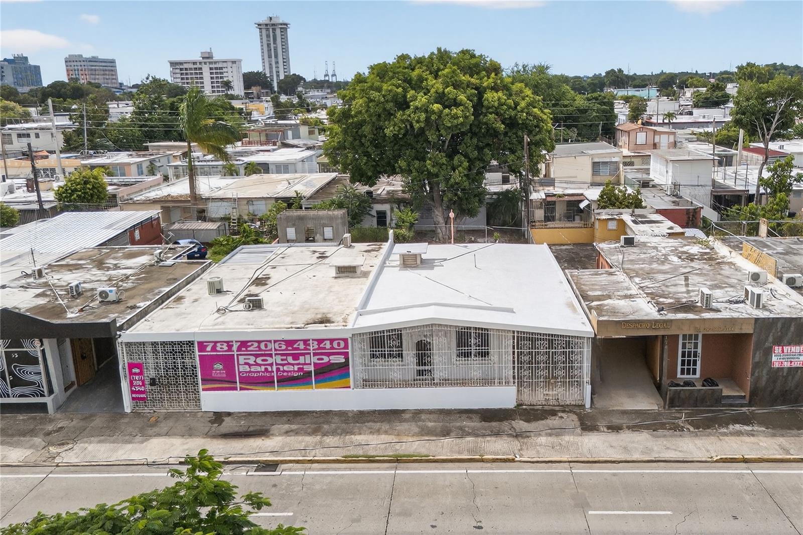 AVE. LAS AMERICAS - Residential