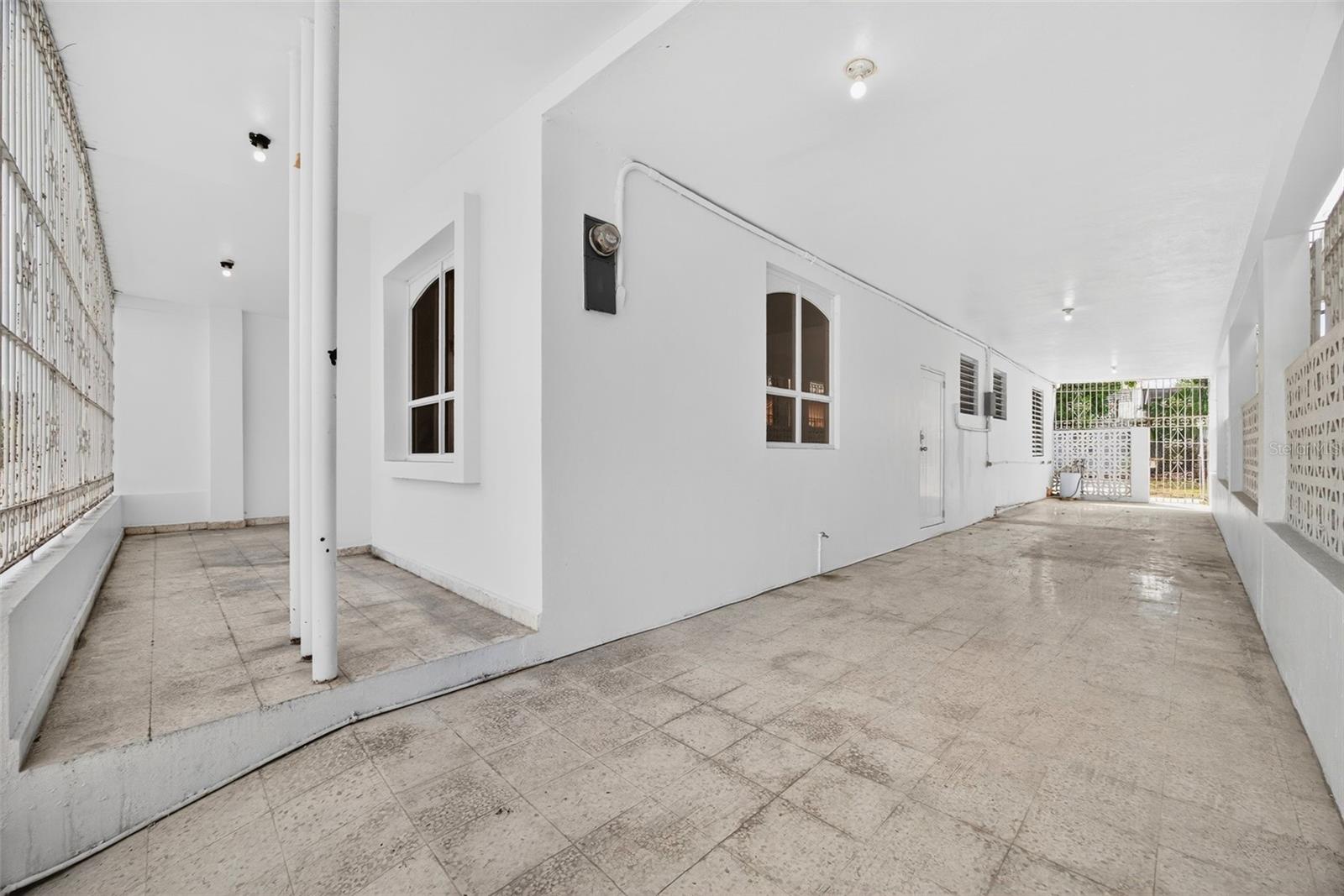 AVE. LAS AMERICAS - Residential