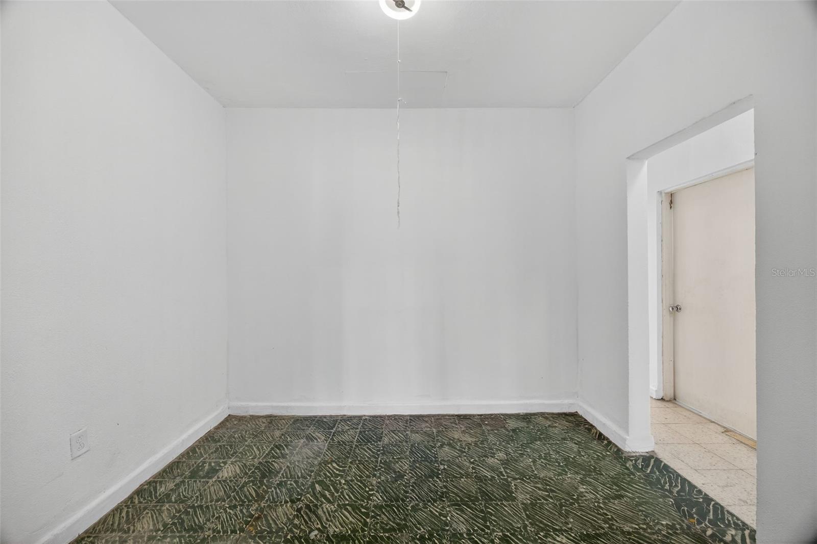 AVE. LAS AMERICAS - Residential