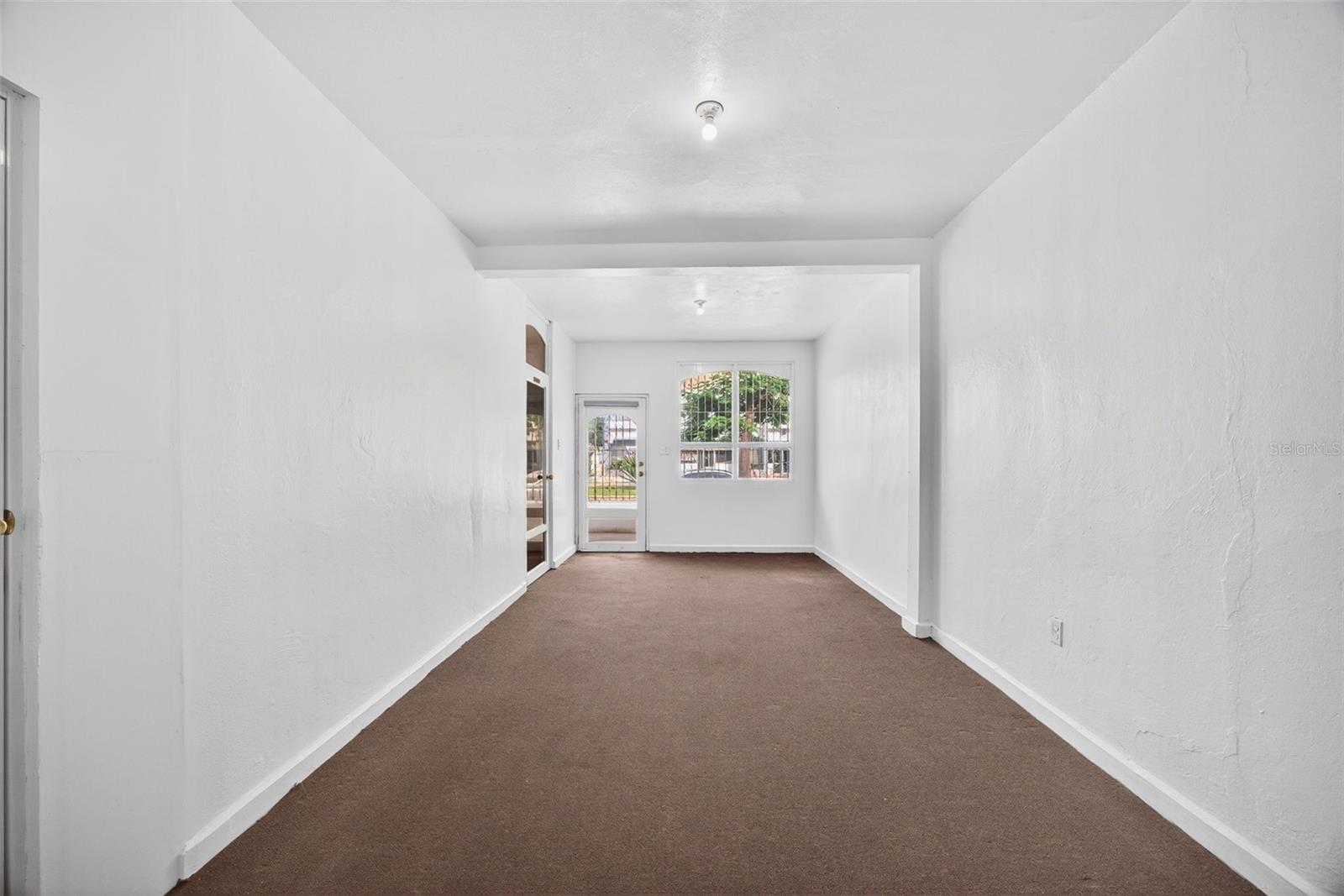 AVE. LAS AMERICAS - Residential