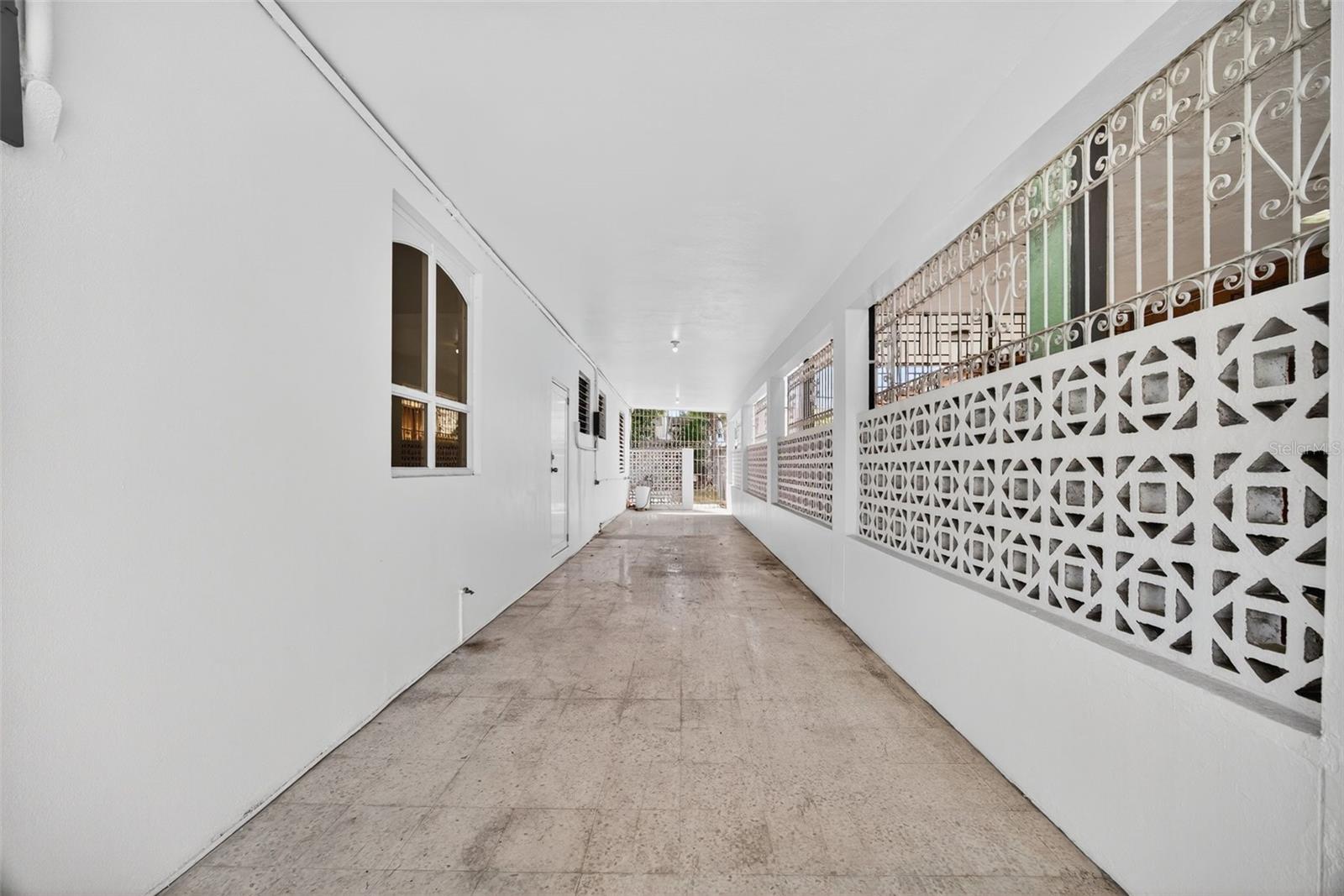 AVE. LAS AMERICAS - Residential