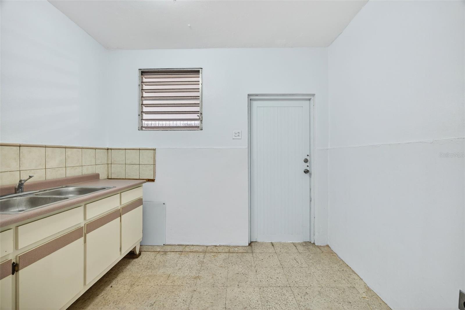 AVE. LAS AMERICAS - Residential