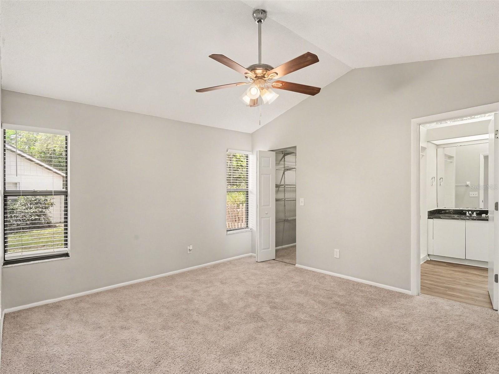 8211 COUNTRY OAKS COURT