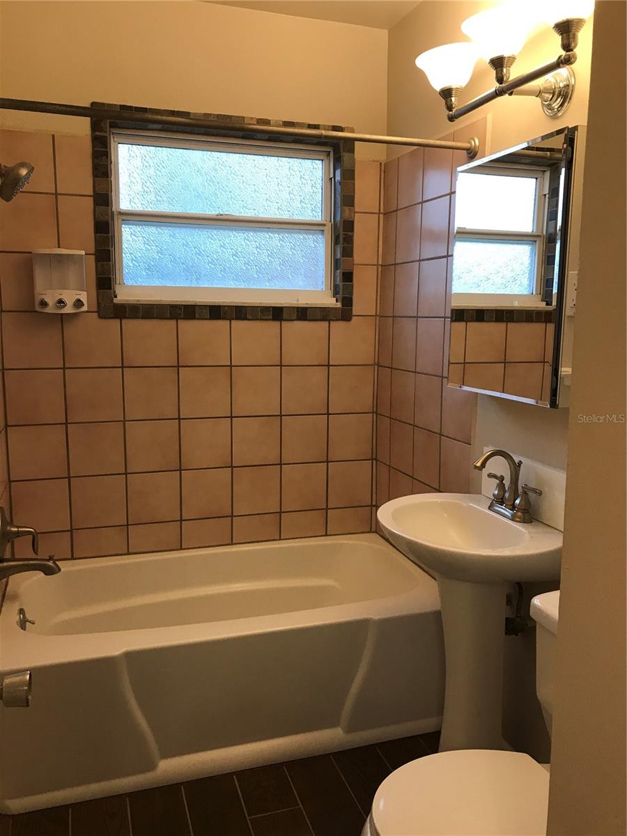 CENTRAL PARK SUB - Residential Income