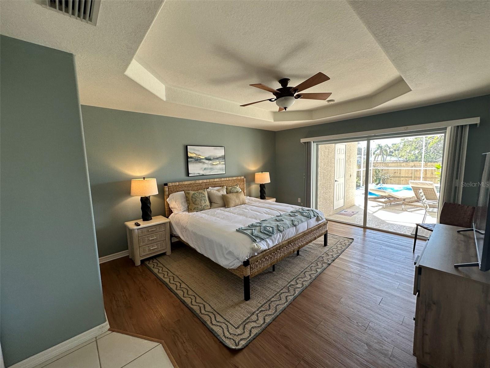 SOUTH VENICE - Residential Lease