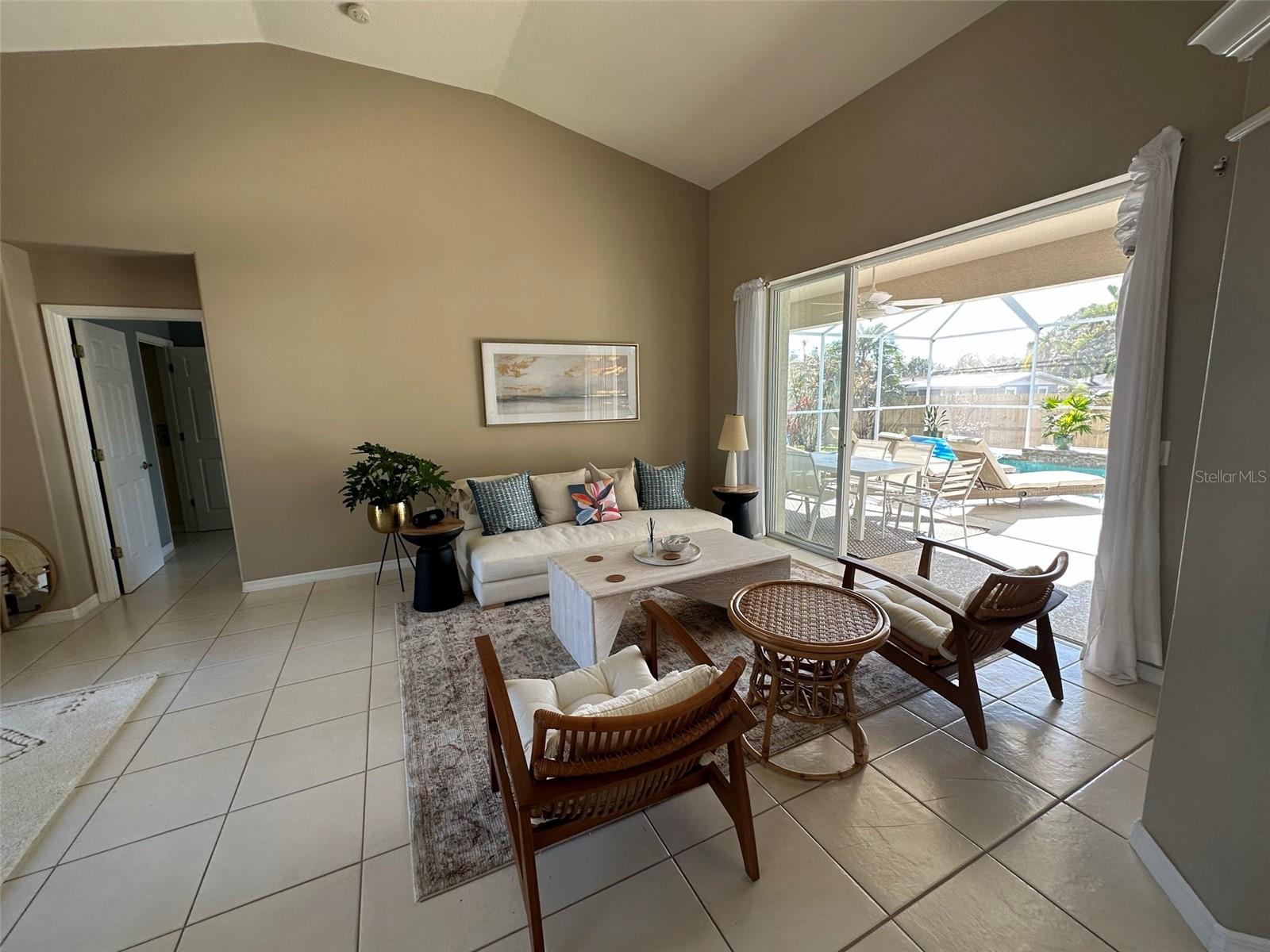 SOUTH VENICE - Residential Lease