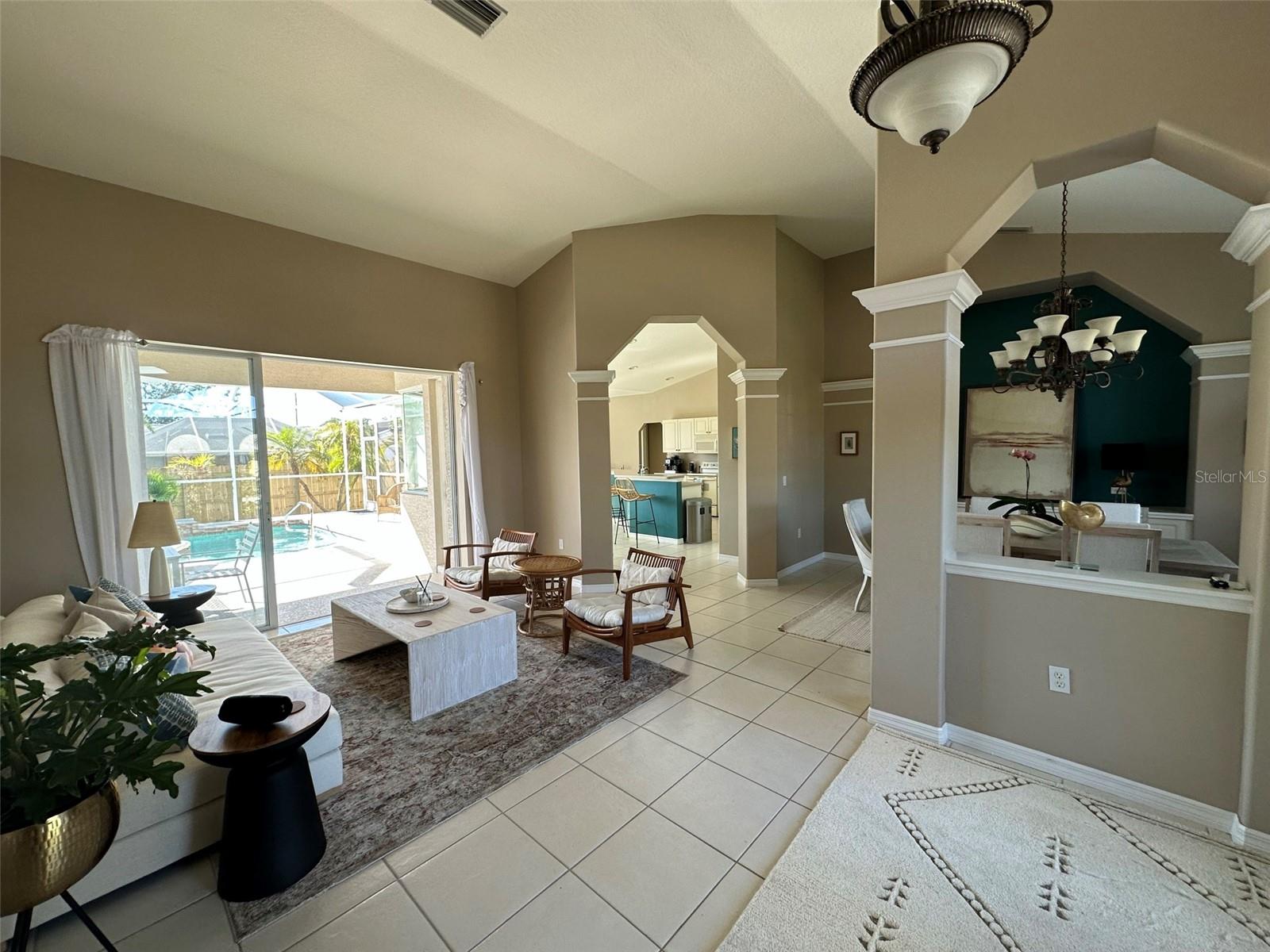 SOUTH VENICE - Residential Lease