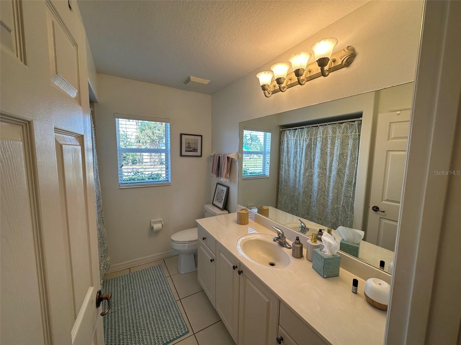 SOUTH VENICE - Residential Lease