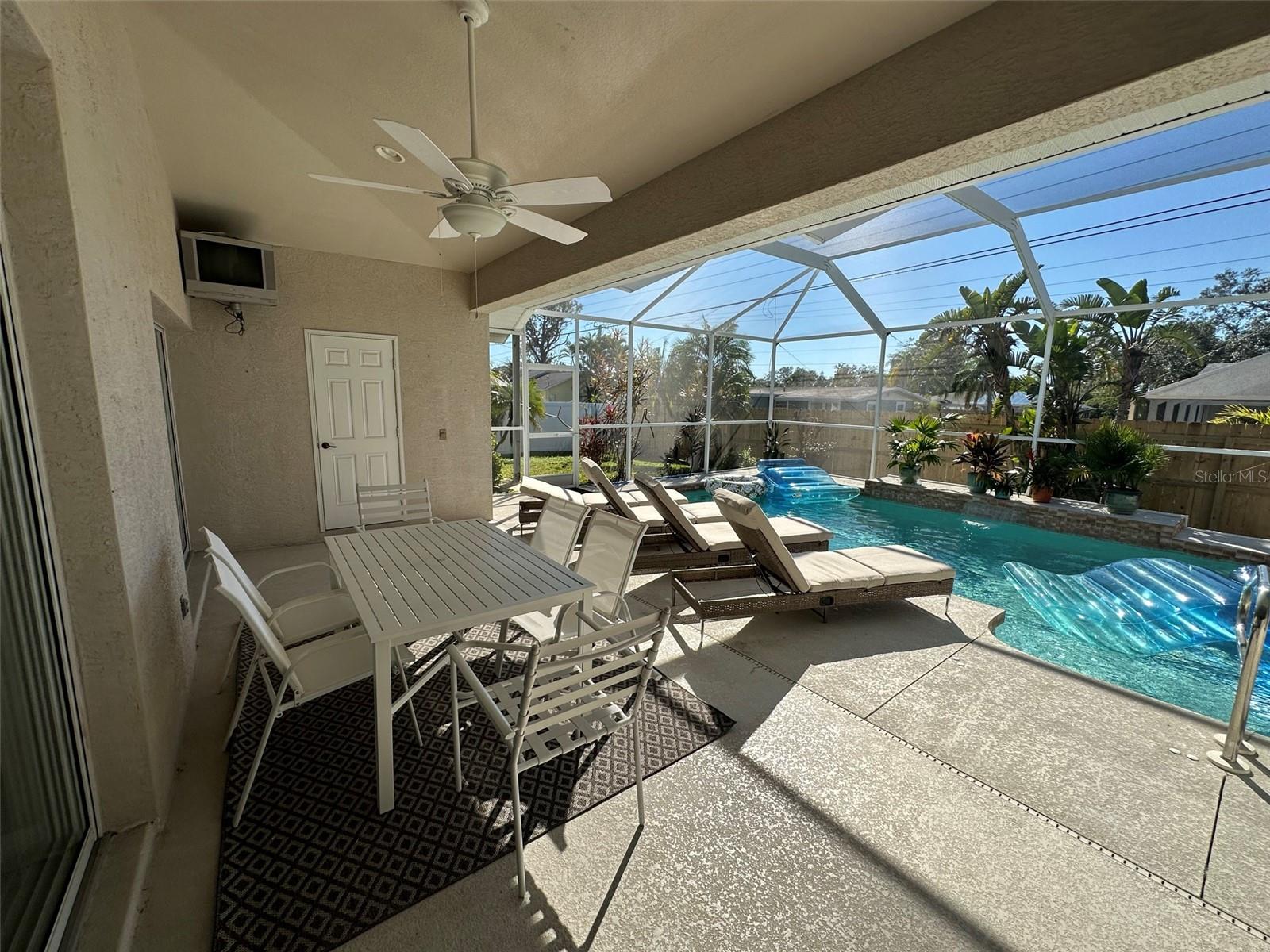 SOUTH VENICE - Residential Lease