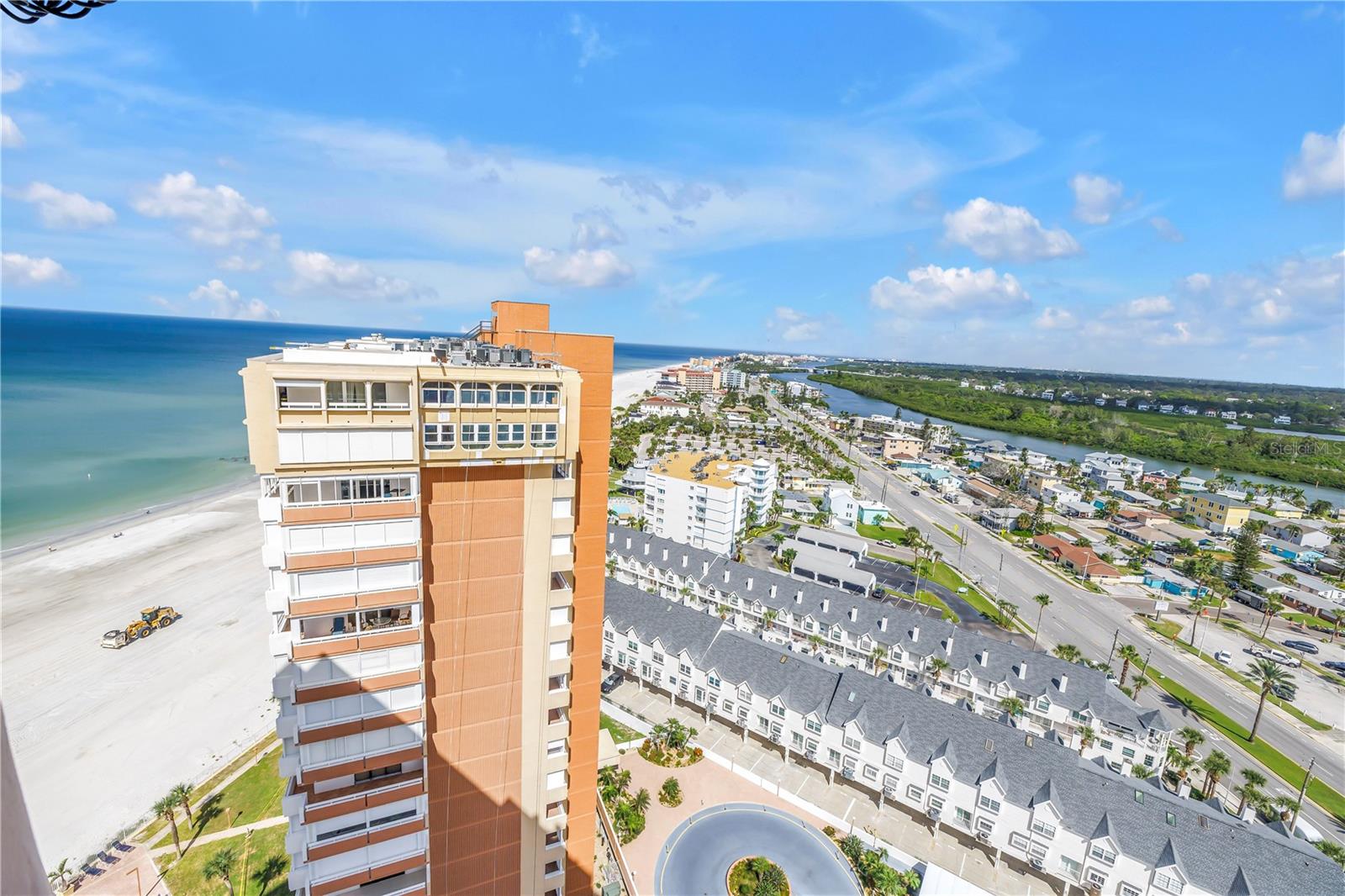 REDINGTON TOWERS BLDG 2 CONDO - Residential