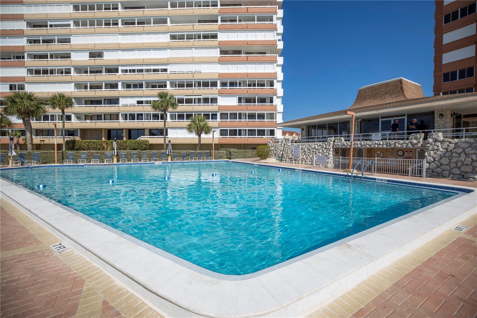 REDINGTON TOWERS BLDG 2 CONDO - Residential