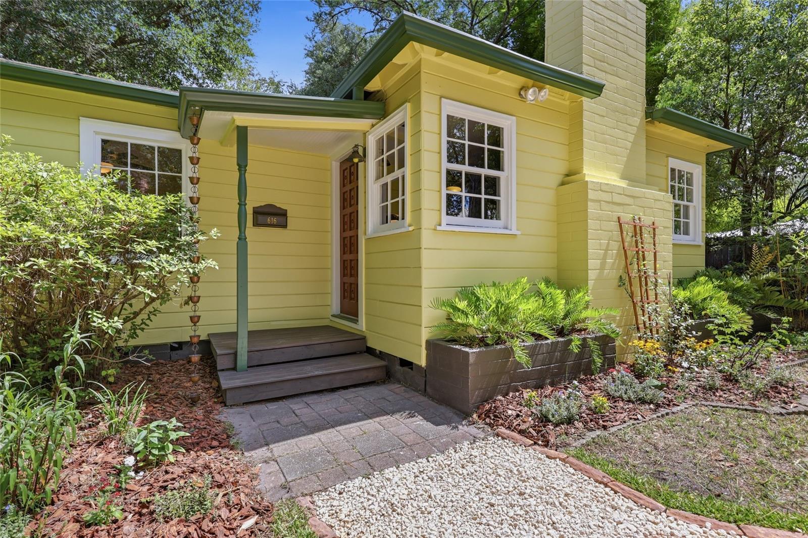 616 NW 8TH PLACE