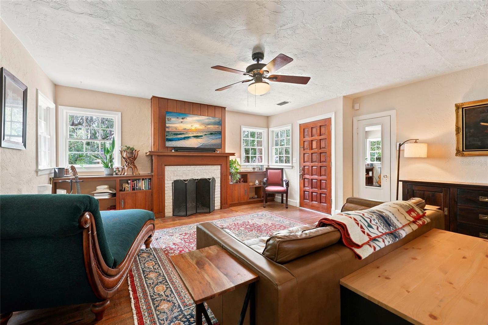 616 NW 8TH PLACE