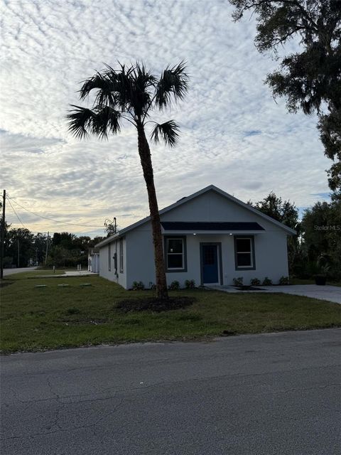 A home in DELAND