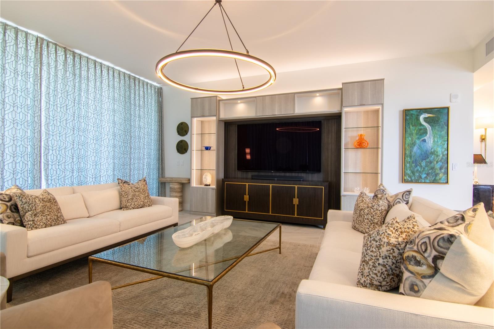 REFLECTION CONDO - Residential