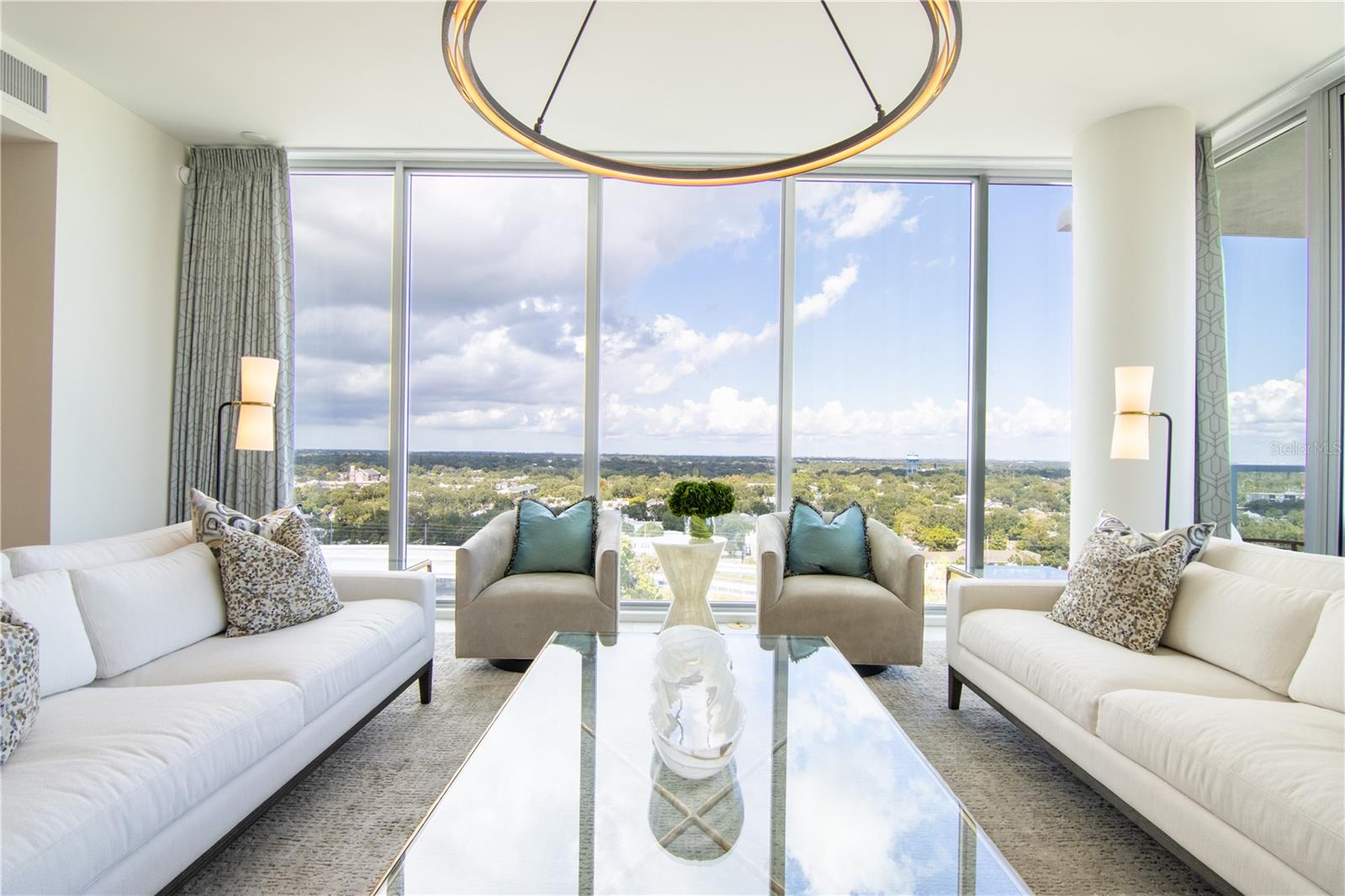 REFLECTION CONDO - Residential