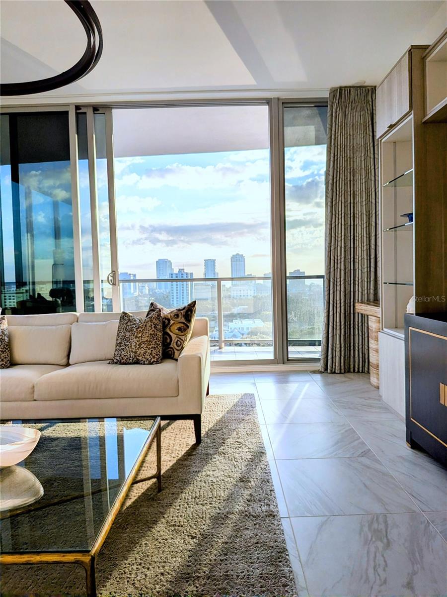 REFLECTION CONDO - Residential