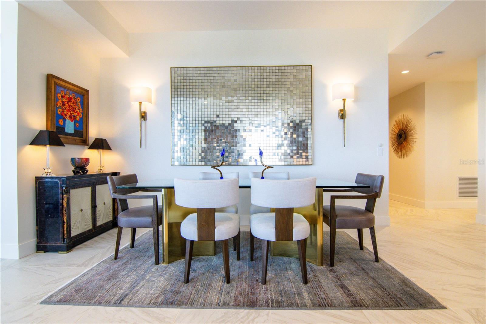 REFLECTION CONDO - Residential