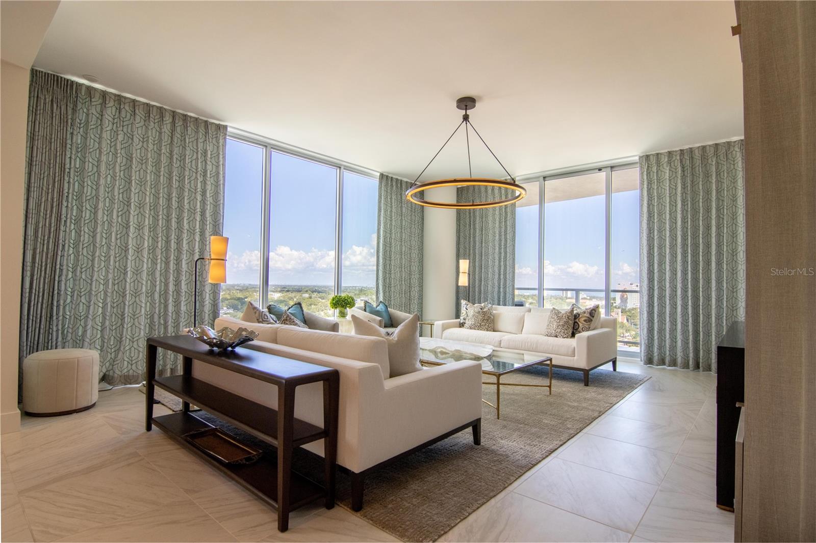 REFLECTION CONDO - Residential