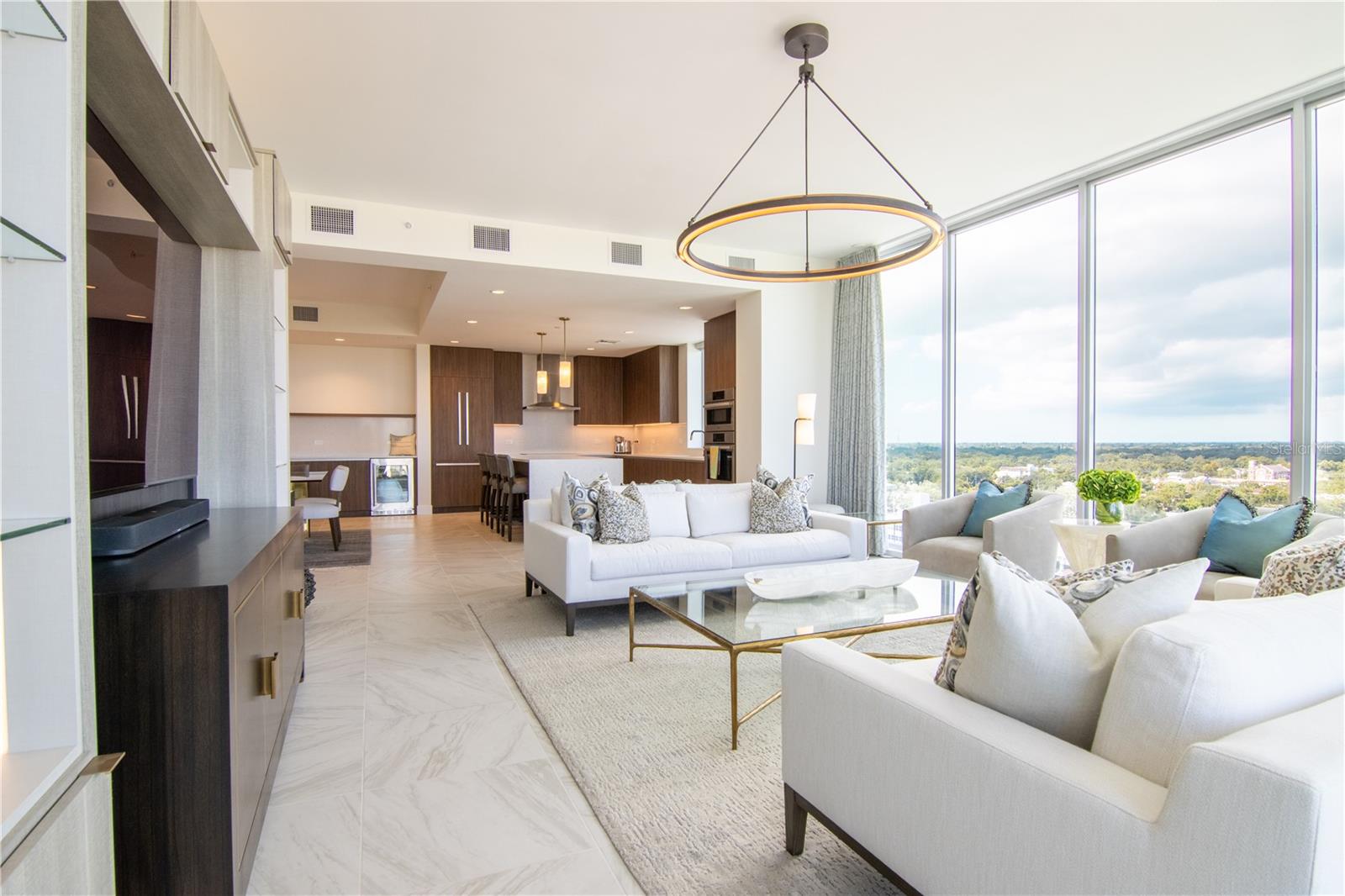 REFLECTION CONDO - Residential