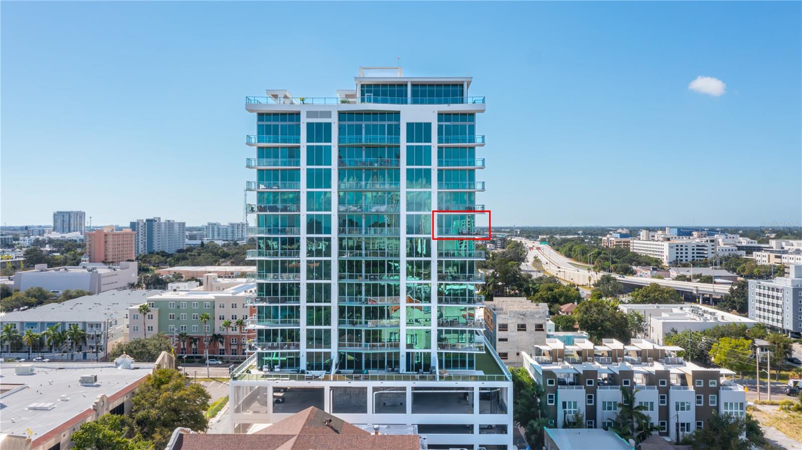 REFLECTION CONDO - Residential