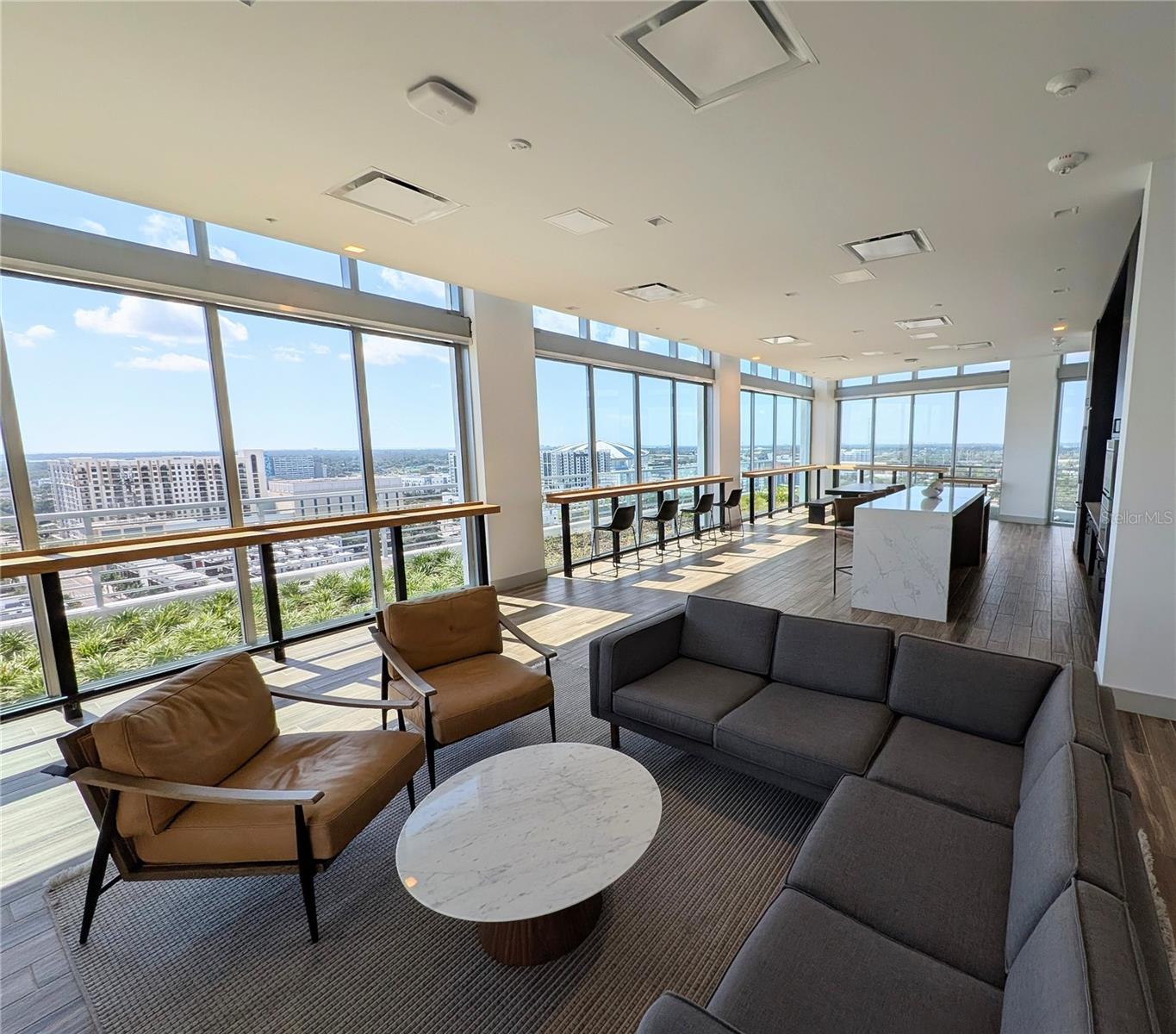 REFLECTION CONDO - Residential