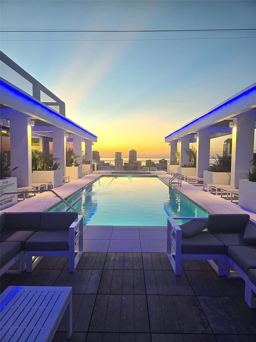 REFLECTION CONDO - Residential