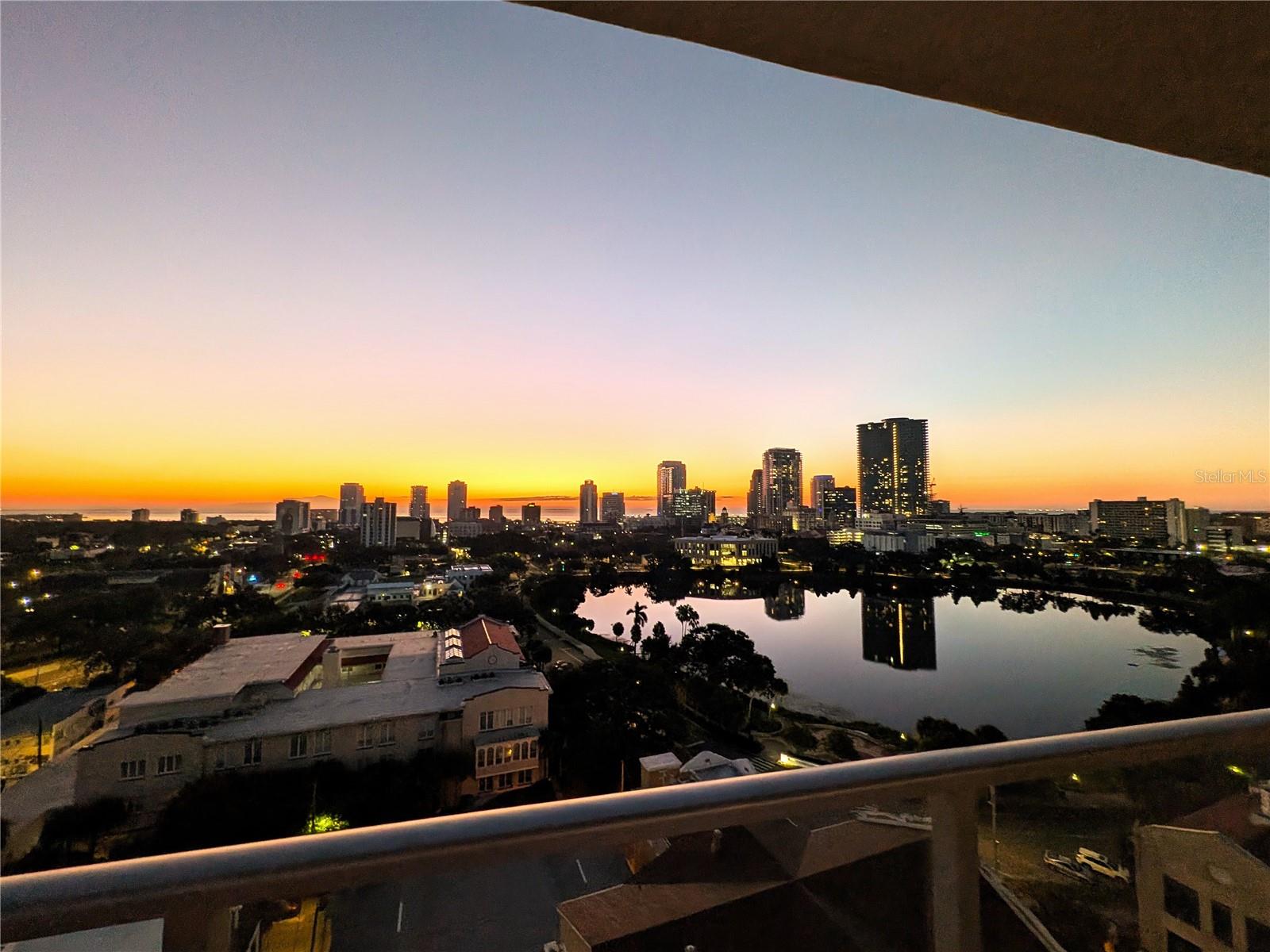 REFLECTION CONDO - Residential