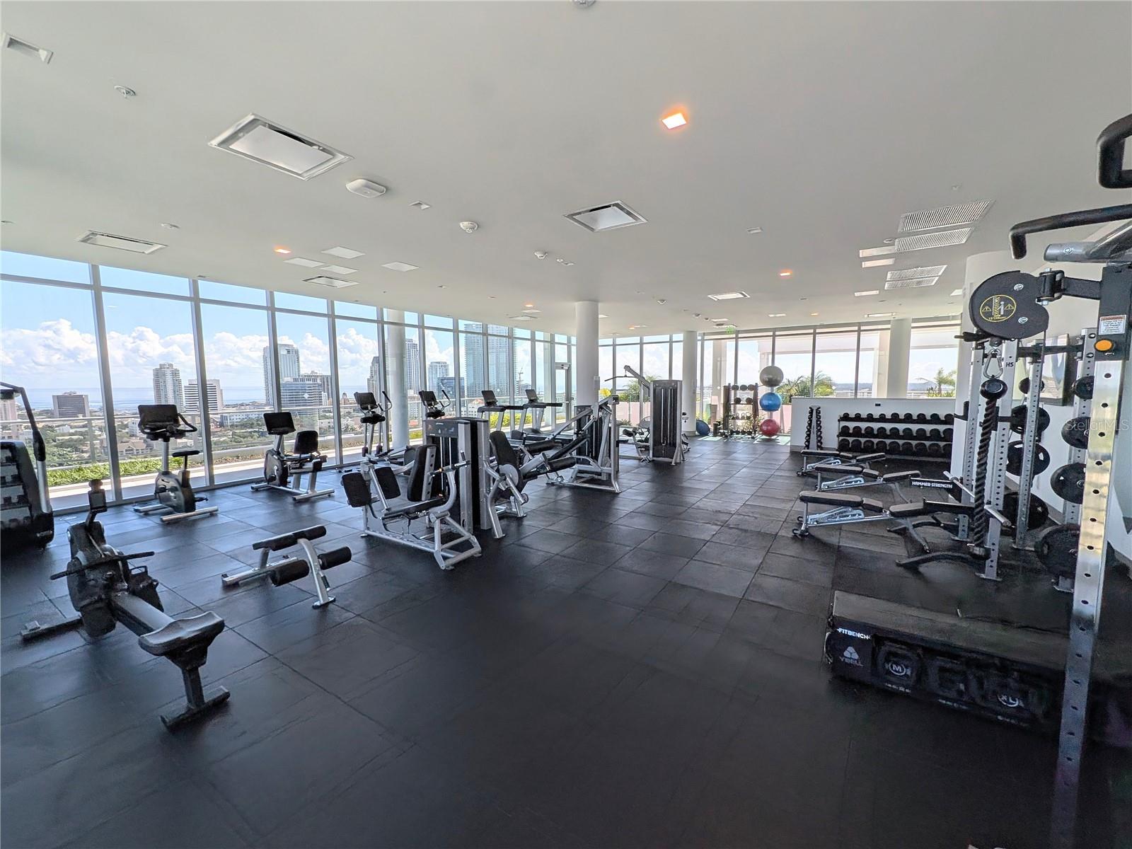 REFLECTION CONDO - Residential
