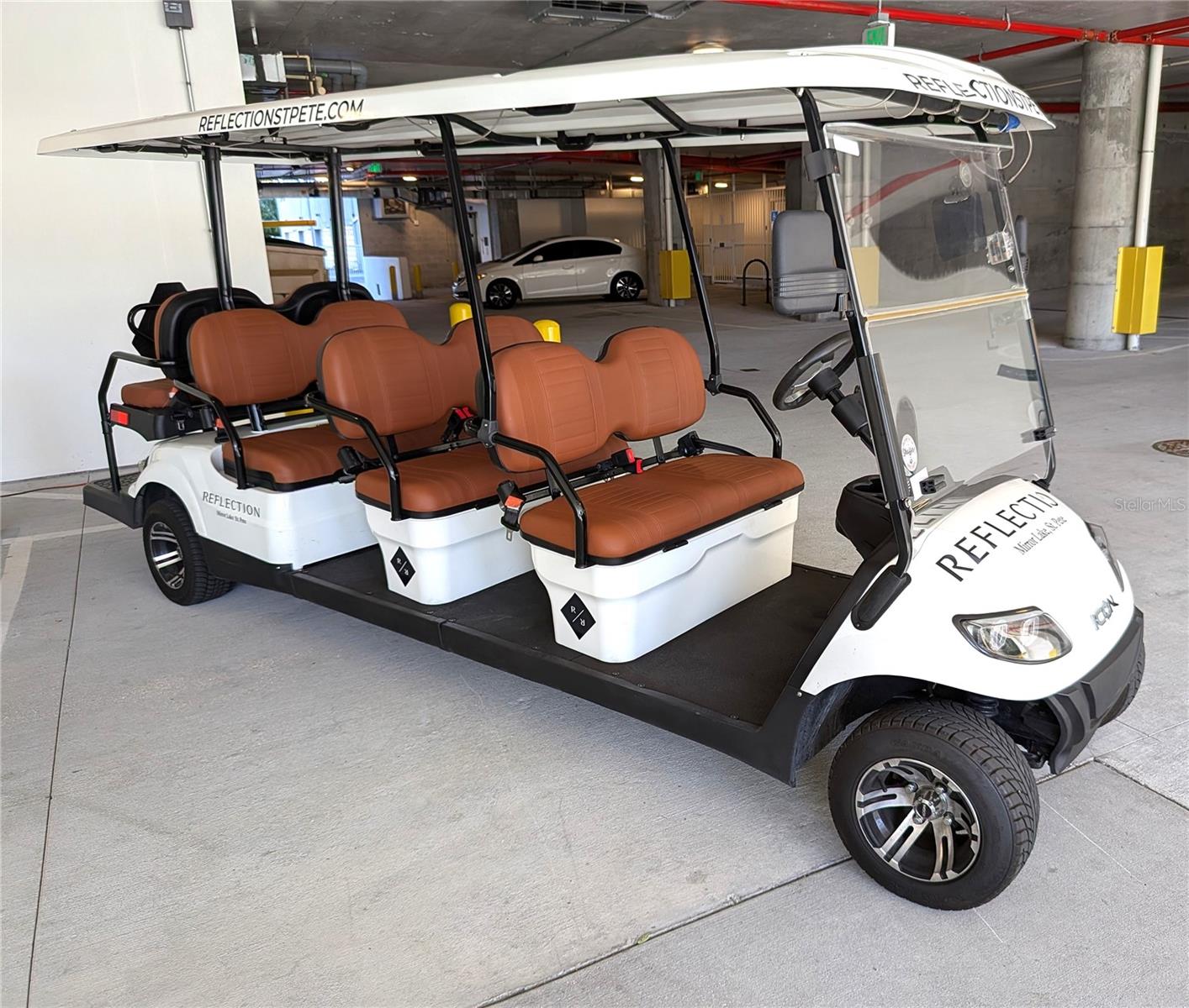 REFLECTION CONDO - Residential