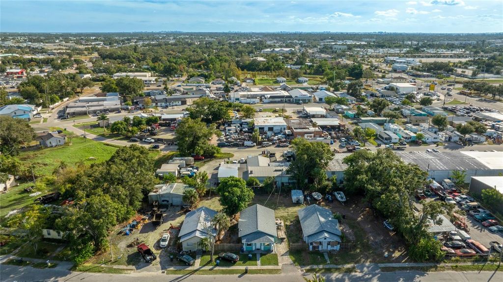 Photo of 1201 27th Avenue W, Bradenton, FL 34205 (MLS # A4675165)