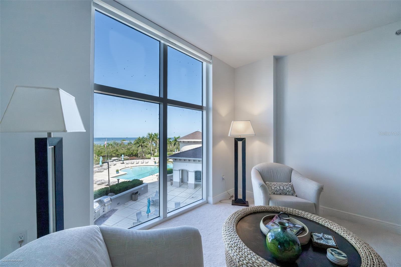 GRANDE ISLE TOWERS I & 02 PH I - Residential Lease