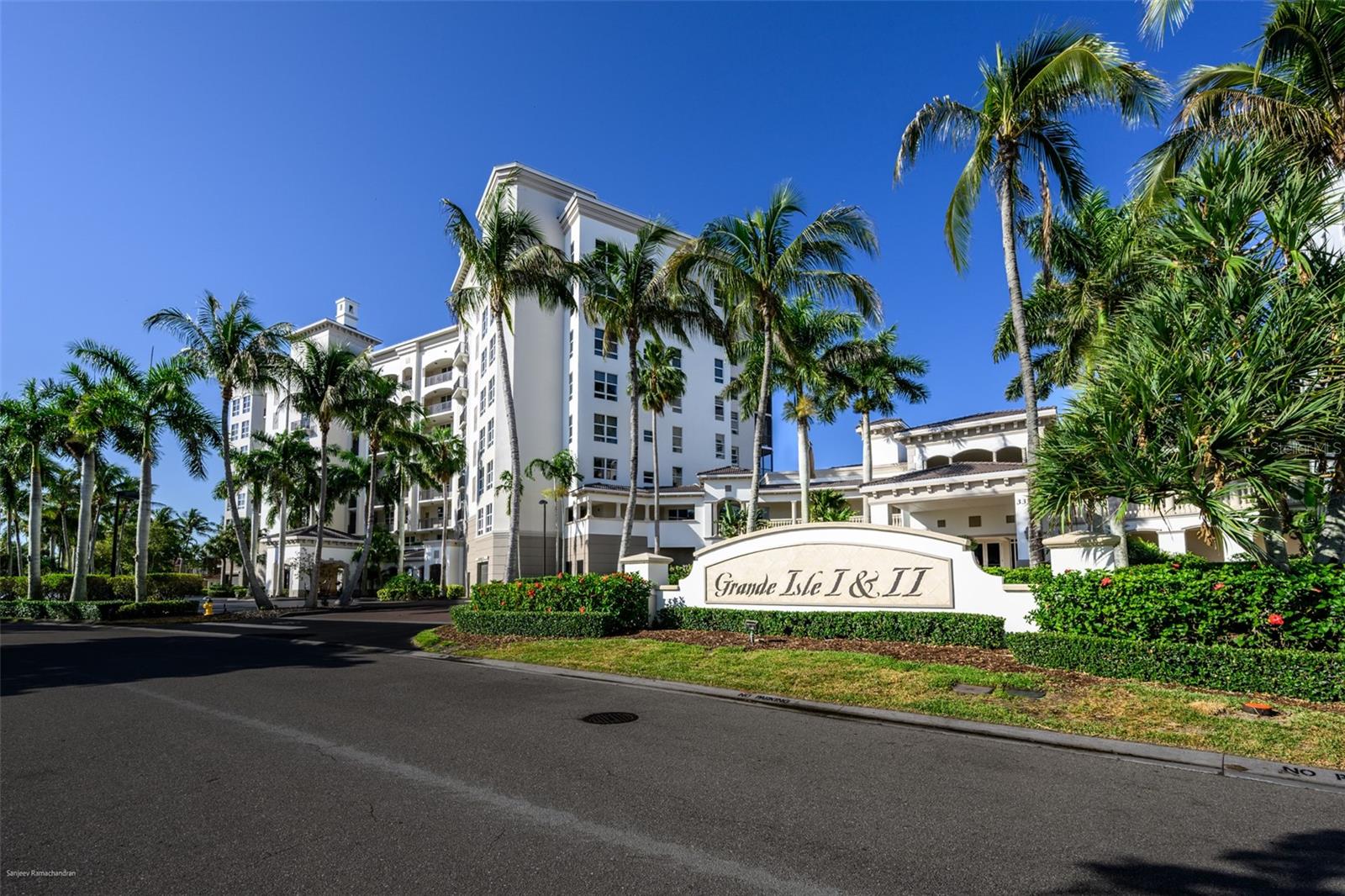 GRANDE ISLE TOWERS I & 02 PH I - Residential Lease