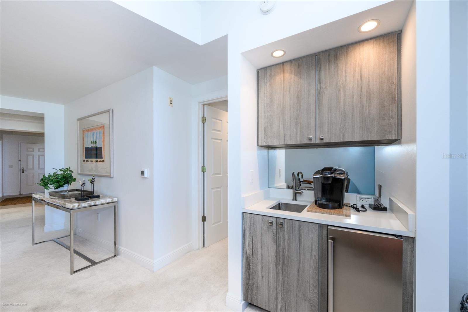 GRANDE ISLE TOWERS I & 02 PH I - Residential Lease