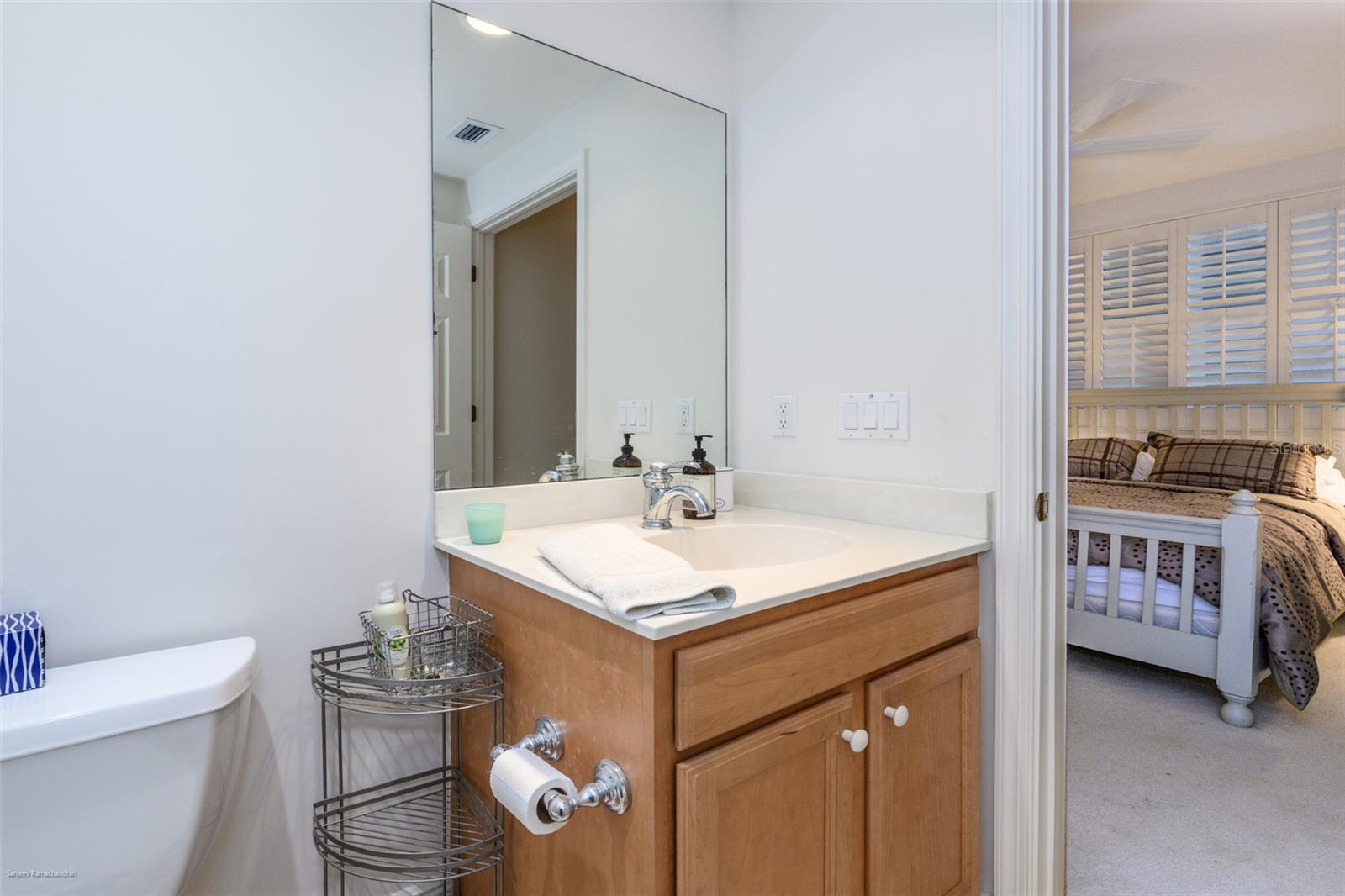 GRANDE ISLE TOWERS I & 02 PH I - Residential Lease