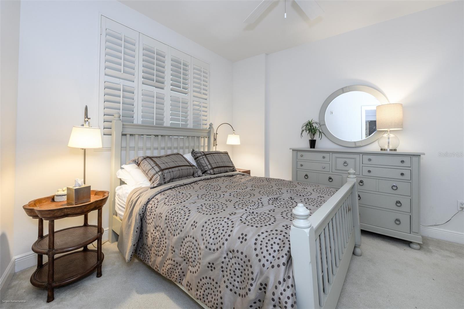 GRANDE ISLE TOWERS I & 02 PH I - Residential Lease