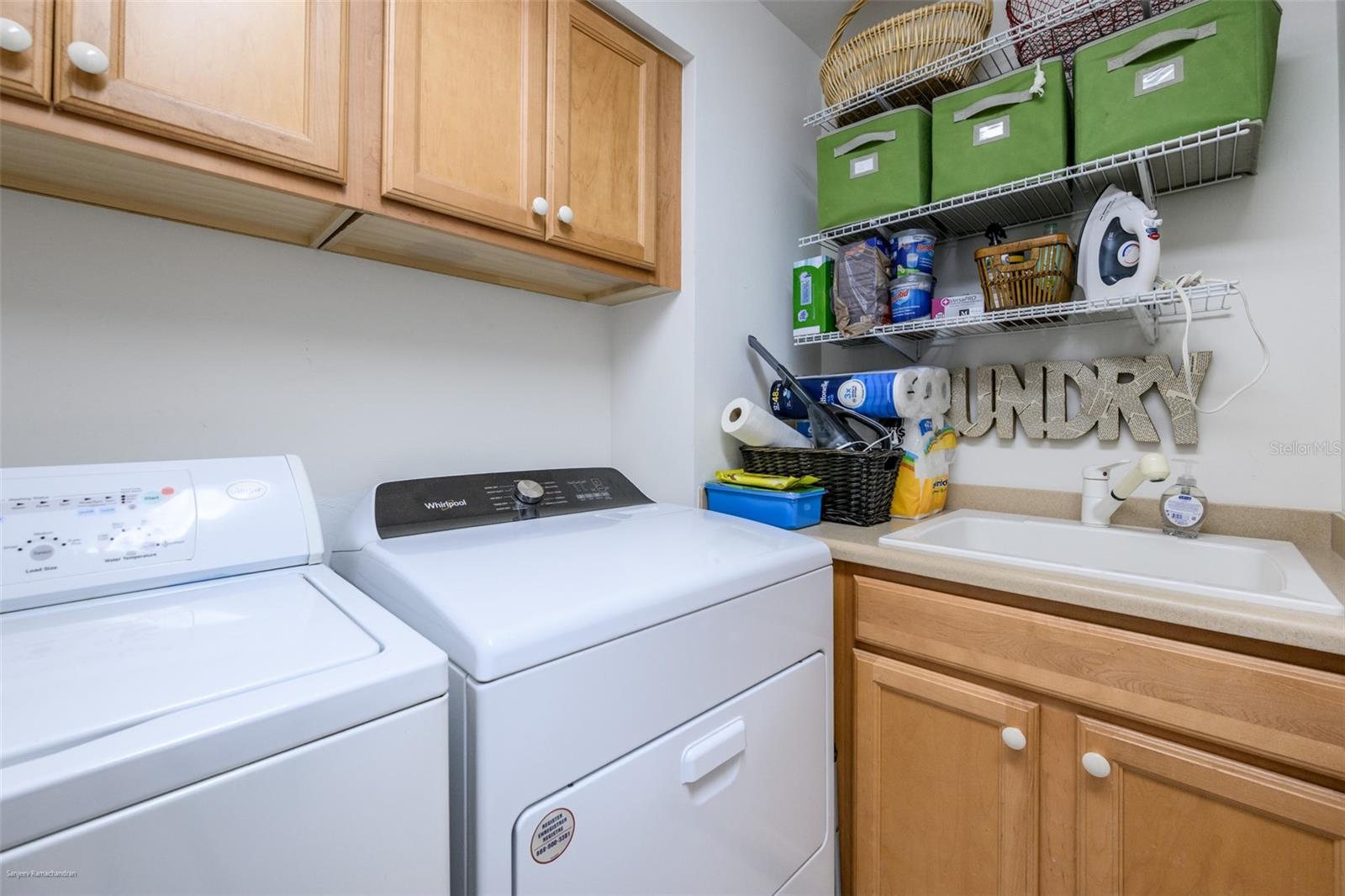 GRANDE ISLE TOWERS I & 02 PH I - Residential Lease