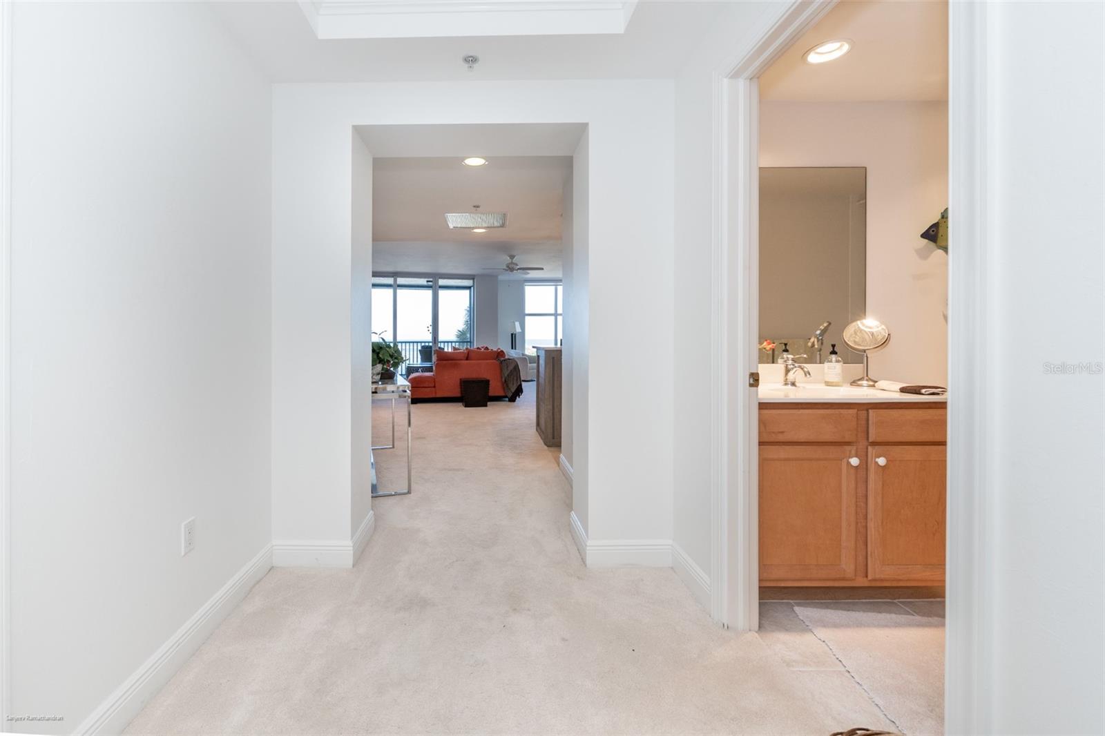 GRANDE ISLE TOWERS I & 02 PH I - Residential Lease