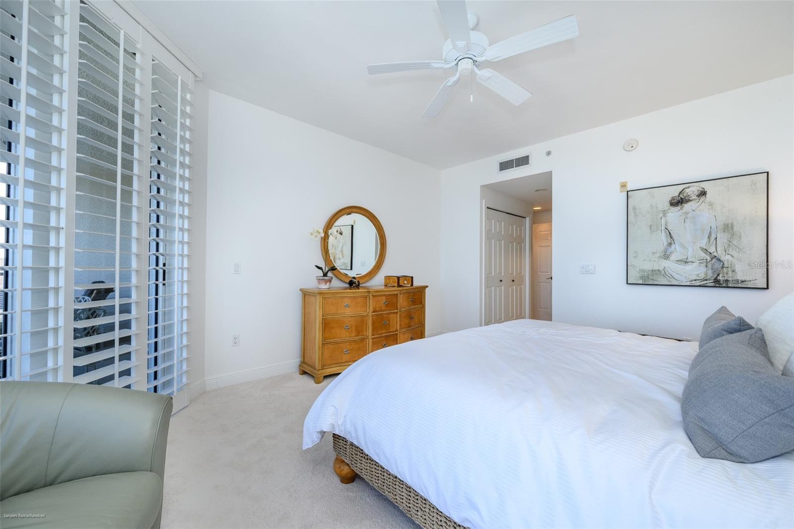 GRANDE ISLE TOWERS I & 02 PH I - Residential Lease